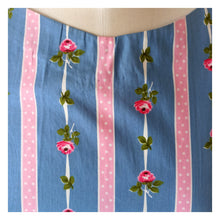Charger l'image dans la galerie, 1950s 1960s - DEADSTOCK - Adorable Roseprint Cotton Dress - W27 (68cm)