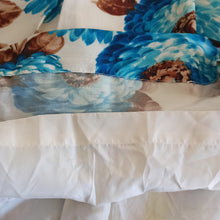 Charger l'image dans la galerie, 1950s - Stunning Floral Silk Dress - W26 (66cm)