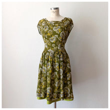 Charger l'image dans la galerie, 1940s 1950s - Gorgeous Green Floral Dress - W32 (82cm)