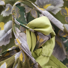 Charger l'image dans la galerie, 1940s 1950s - Gorgeous Green Floral Dress - W32 (82cm)