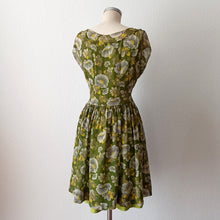 Charger l'image dans la galerie, 1940s 1950s - Gorgeous Green Floral Dress - W32 (82cm)