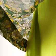 Charger l'image dans la galerie, 1940s 1950s - Gorgeous Green Floral Dress - W32 (82cm)