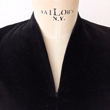 Charger l'image dans la galerie, 1950s - Stunning Beaded Velvet Satin Night Dress - W30 (76cm)