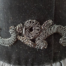 Charger l'image dans la galerie, 1950s - Stunning Beaded Velvet Satin Night Dress - W30 (76cm)