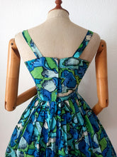 Charger l'image dans la galerie, 1950s - Stunning Novelty Abstract Cold Rayon Dress - W25 (64cm)