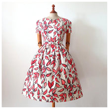 Charger l'image dans la galerie, 1950s - Stunning French Textured Cotton Dress - W27 (68cm)