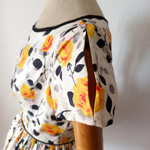 Charger l'image dans la galerie, 1950s - SAMBO FASHIONS - Spectacular Roseprint Dress - W26 (66cm)