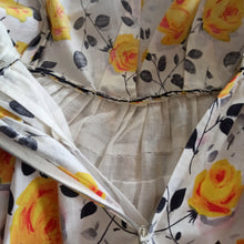 Charger l'image dans la galerie, 1950s - SAMBO FASHIONS - Spectacular Roseprint Dress - W26 (66cm)