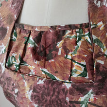 Cargar imagen en el visor de la galería, 1950s - Gorgeous French Abstract Floral Cotton Dress - W34 (86cm)