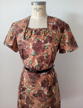 Cargar imagen en el visor de la galería, 1950s - Gorgeous French Abstract Floral Cotton Dress - W34 (86cm)