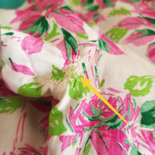 Carica l'immagine nel visualizzatore di Gallery, 1950s - Adorable Roseprint Rayon Dress - W26 (66cm)