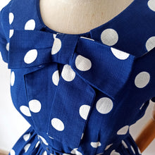 Charger l'image dans la galerie, 1950s 1960s - Adorable German Bow Neckline Dress - W26 (66cm)