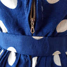 Charger l'image dans la galerie, 1950s 1960s - Adorable German Bow Neckline Dress - W26 (66cm)