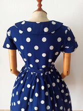 Charger l'image dans la galerie, 1950s 1960s - Adorable German Bow Neckline Dress - W26 (66cm)