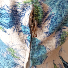 Charger l'image dans la galerie, 1950s - Spectacular French Blue Roseprint Dress - W27 (68cm)