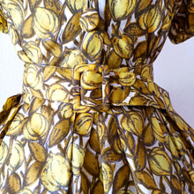 Charger l'image dans la galerie, 1950s - MARIE BONHEUR, Paris - Fabulous Belted Dress - W34 (86cm)