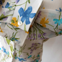 Laden Sie das Bild in den Galerie-Viewer, 1970s - ANDRÉ BER, France - Deadstock - Smoked Cotton Blouse - Sz. M/L