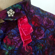 Carica l'immagine nel visualizzatore di Gallery, 1940s - Stunning Roseprint Rayon Crepe Dress - W33 (84cm)