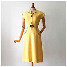 Cargar imagen en el visor de la galería, 1940s - Stunning Black & Yellow French Linen Dress - W26 (66cm)