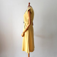 Cargar imagen en el visor de la galería, 1940s - Stunning Black & Yellow French Linen Dress - W26 (66cm)
