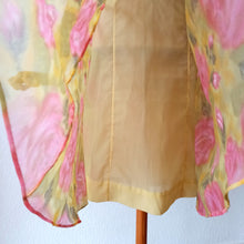 Laden Sie das Bild in den Galerie-Viewer, Early 1960s - Adorable Roseprint Organza Dress - W26 (66cm)