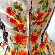 Charger l'image dans la galerie, 1950s - CONFEZIONI DOREA, Italy - Lovely Floral Print Dress - W26 (66cm)