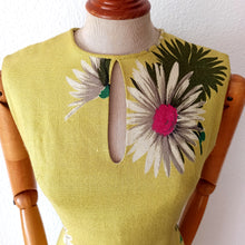 Load image into Gallery viewer, 1960s - MAMIUR - CONFEZIONI DI LUSSO, Italy - Stunning Green Dress - W29 (74cm)