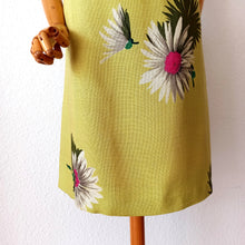 Load image into Gallery viewer, 1960s - MAMIUR - CONFEZIONI DI LUSSO, Italy - Stunning Green Dress - W29 (74cm)