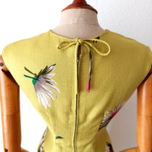 Load image into Gallery viewer, 1960s - MAMIUR - CONFEZIONI DI LUSSO, Italy - Stunning Green Dress - W29 (74cm)