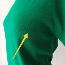 Charger l'image dans la galerie, 1950s 1960s - Gorgeous Green Soft Wool Knit Top - Sz. S/M
