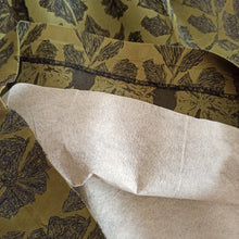 Laden Sie das Bild in den Galerie-Viewer, 1960s - TINETTA, Germany - Stunning Olive Green Cocktail Dress - W27 (68cm)