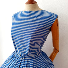 Charger l'image dans la galerie, 1950s - MARIE BONHEUR, Paris - Iconic Stripes Cotton Dress - W24 (60cm)