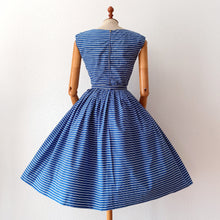 Charger l'image dans la galerie, 1950s - MARIE BONHEUR, Paris - Iconic Stripes Cotton Dress - W24 (60cm)