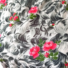 Charger l'image dans la galerie, 1950s - Exquisite French Roseprint Cotton Dress - W28 (70cm)