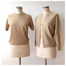 Laden Sie das Bild in den Galerie-Viewer, 1960s - SNIA, Spain - Adorable Beige Cardigan & Top Knit Set - Sz. Medium