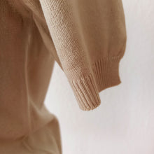 Laden Sie das Bild in den Galerie-Viewer, 1960s - SNIA, Spain - Adorable Beige Cardigan & Top Knit Set - Sz. Medium