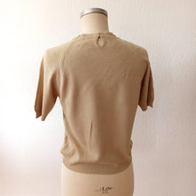 Laden Sie das Bild in den Galerie-Viewer, 1960s - SNIA, Spain - Adorable Beige Cardigan & Top Knit Set - Sz. Medium