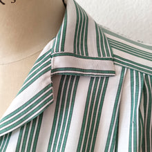 Charger l'image dans la galerie, 1950s - Adorable Green Striped Rayon Blouse - W31 (80cm)