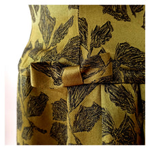 Laden Sie das Bild in den Galerie-Viewer, 1960s - TINETTA, Germany - Stunning Olive Green Cocktail Dress - W27 (68cm)