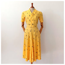 Charger l'image dans la galerie, 1940s 1950s - Beautiful Butter Yellow Cotton Dress - W28.5 (72cm)