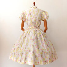 Charger l'image dans la galerie, 1950s - FRANCE - Adorable Leaves Print Puffed Sleeves Dress - W26 (66cm)