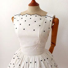 Charger l'image dans la galerie, 1950s 1960s - Exquisite French Embroidery Dress - W24.5 (62cm)