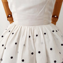 Charger l'image dans la galerie, 1950s 1960s - Exquisite French Embroidery Dress - W24.5 (62cm)