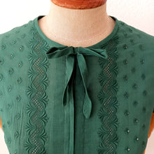 Charger l'image dans la galerie, 1950s 1960s - Adorable Forest Green Cotton Dress - W27 (68cm)