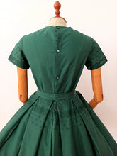 Charger l'image dans la galerie, 1950s 1960s - Adorable Forest Green Cotton Dress - W27 (68cm)