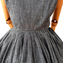 Charger l'image dans la galerie, 1950s - FRANCE - Gorgeous Grey Floral Cotton Dress - W27.5 (70cm)