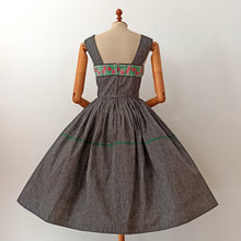Charger l'image dans la galerie, 1950s - FRANCE - Gorgeous Grey Floral Cotton Dress - W27.5 (70cm)