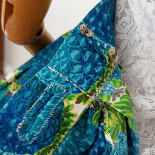 Charger l'image dans la galerie, 1950s - Spectacular Pineapples Novelty Skirt - W26 (66cm)