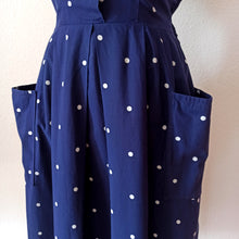 Charger l'image dans la galerie, 1940s - Iconic French Navy Blue Dotted Cotton Dress - W29 (74cm)