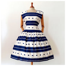 Charger l'image dans la galerie, 1950s - Fabulous Diamonds Cotton Dress - W32 (82cm)